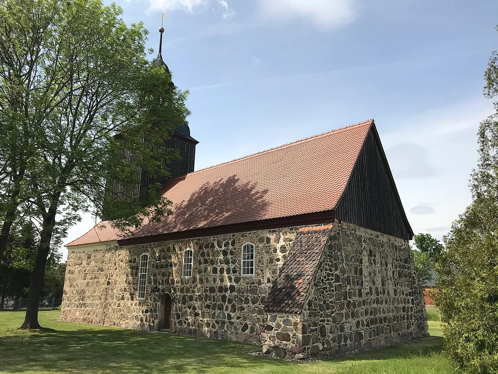 Die evangelische Dorfkirche Riesdorf ist eine Feldsteinkirche in Riesdorf, einem Ortsteil der Gemeinde Niederer Fläming im Landkreis Teltow-Fläming im Land Brandenburg