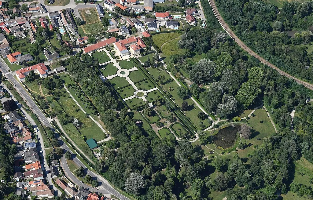 Aerial image of Schloss Draßburg and its park (view from the south)