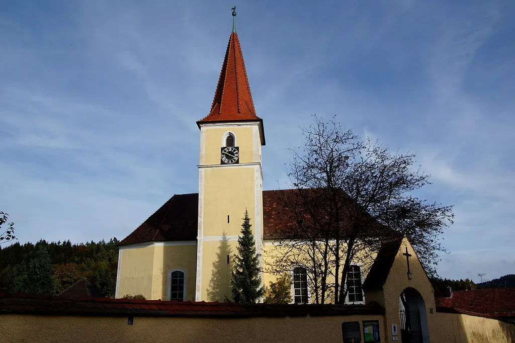 Die Simultankirche St. Willibald in Fürnried in der Oberpfalz