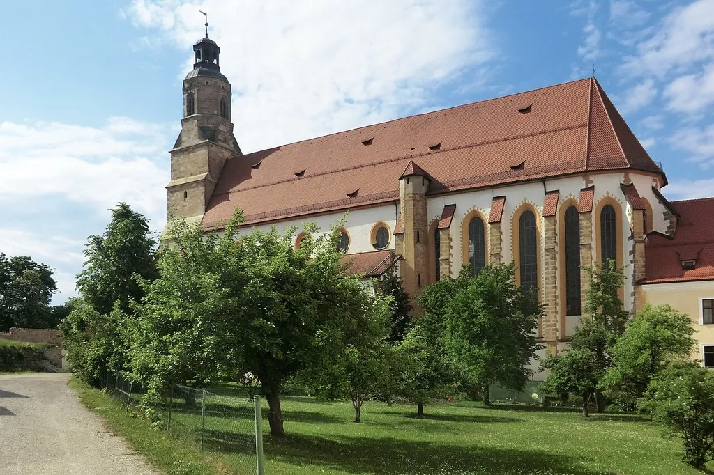 St. Georg Native name St. Georg Location Amberg , Germany Coordinates 49° 26′ 38.12″ N, 11° 51′ 00.36″ E Authority file : Q41305427 VIAF: 236013712 GND: 4256081-0 institution QS:P195,Q41305427