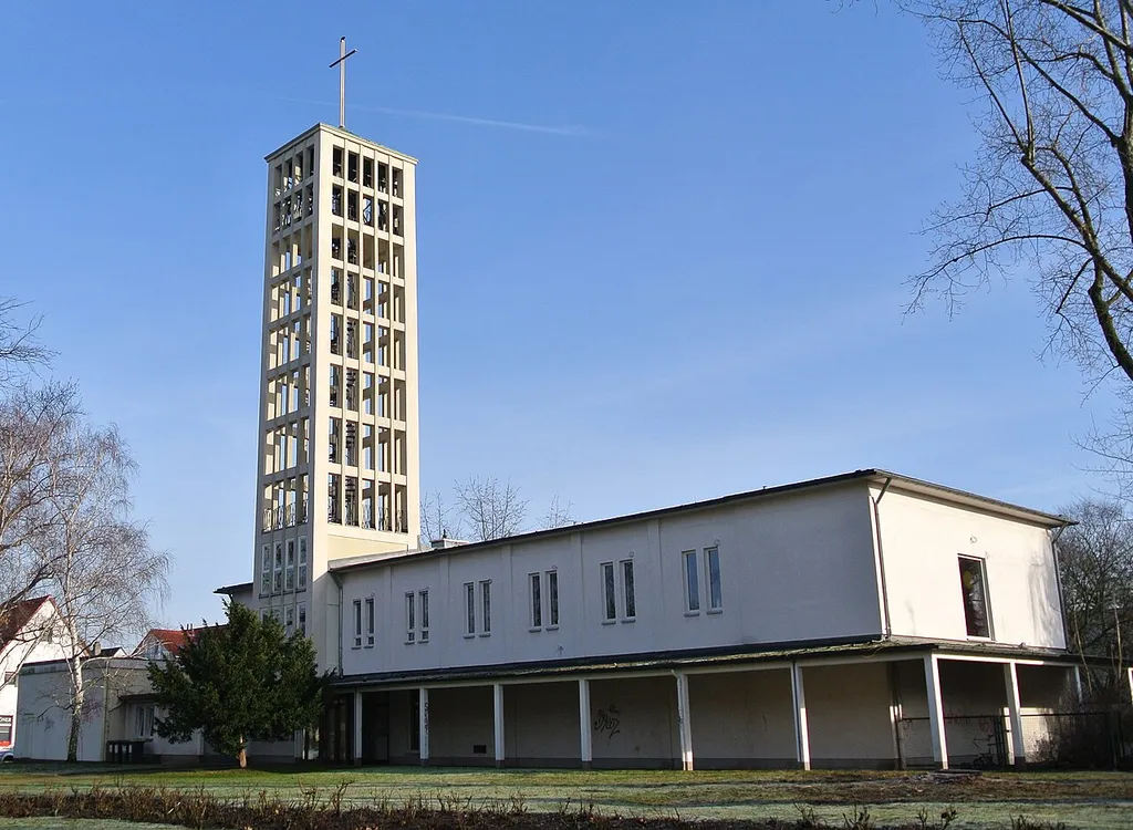 Evangelische Pfingstkirche in Frankfurt-Griesheim, Jägerallee 28; Baujahr 1954; Architekt: Ernst Görcke