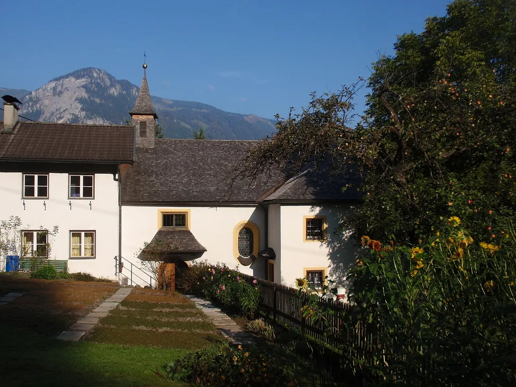 Wallfahrtskirche Mariahilf/ Kapelle Maria im Grünwald mit Mesnerhaus