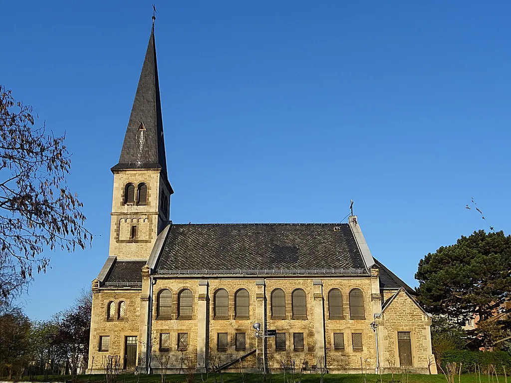 die Gustav-Adolf-Kirche im Stadtteil Herrenberg in Erfurt