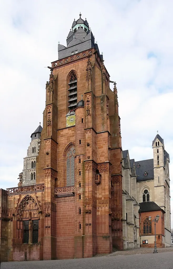 Gesamtansicht von Südwesten des Wetzlarer Doms, Wetzlar (Hessen)