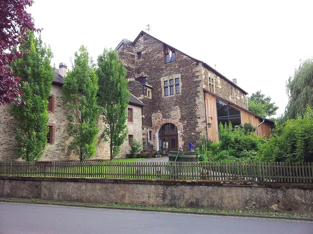 Longuich, sogenannte Alte Burg (Kulturdenkmal)