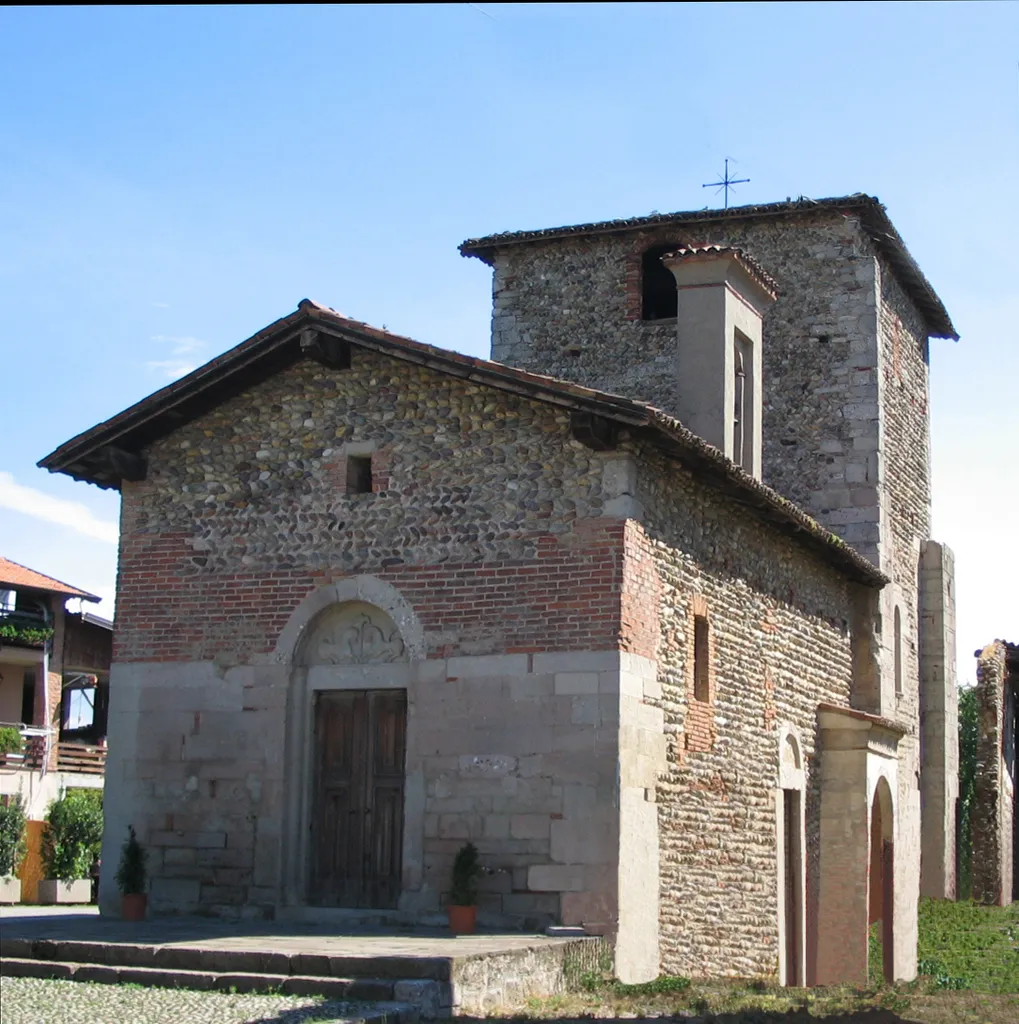 Chiesa dei santi Fermo e Rustico in Bedesco, nel comune di Brembate.