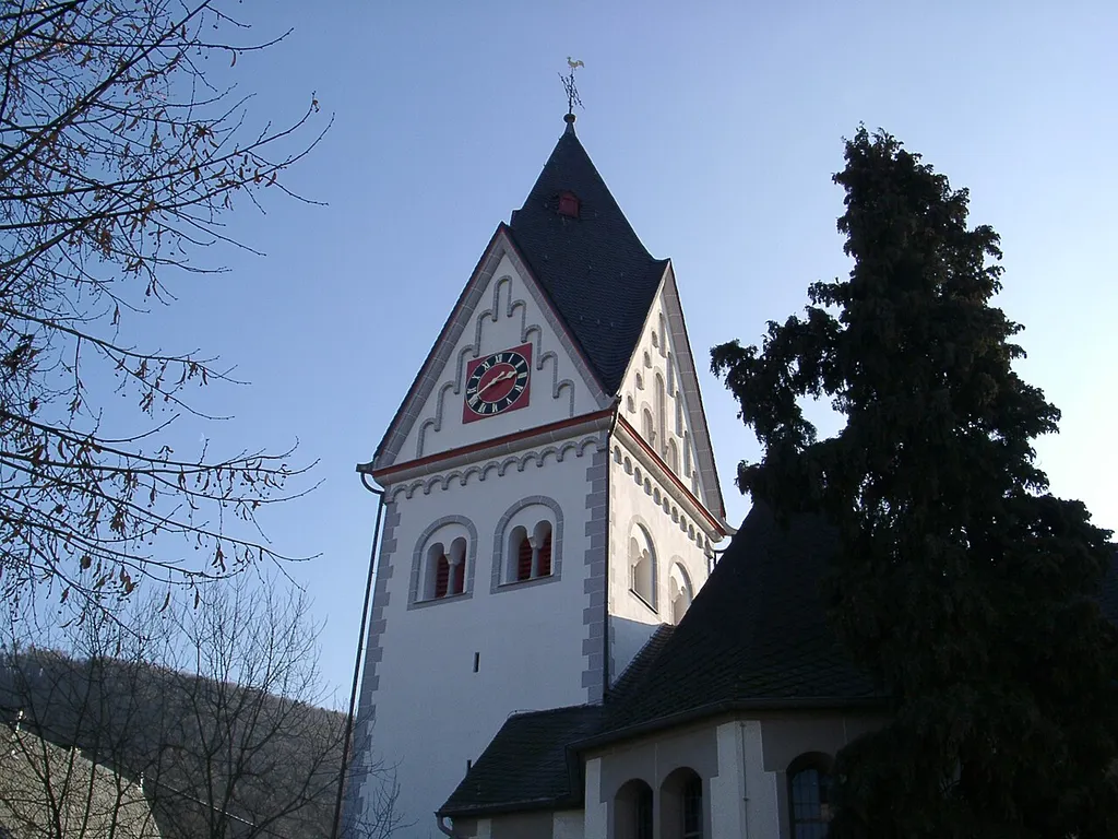 Kirchturm der ev. Kirche Winningen - selbst fotografiert (klaus Graf) 15.1.2005 - Lizenz: CC BY