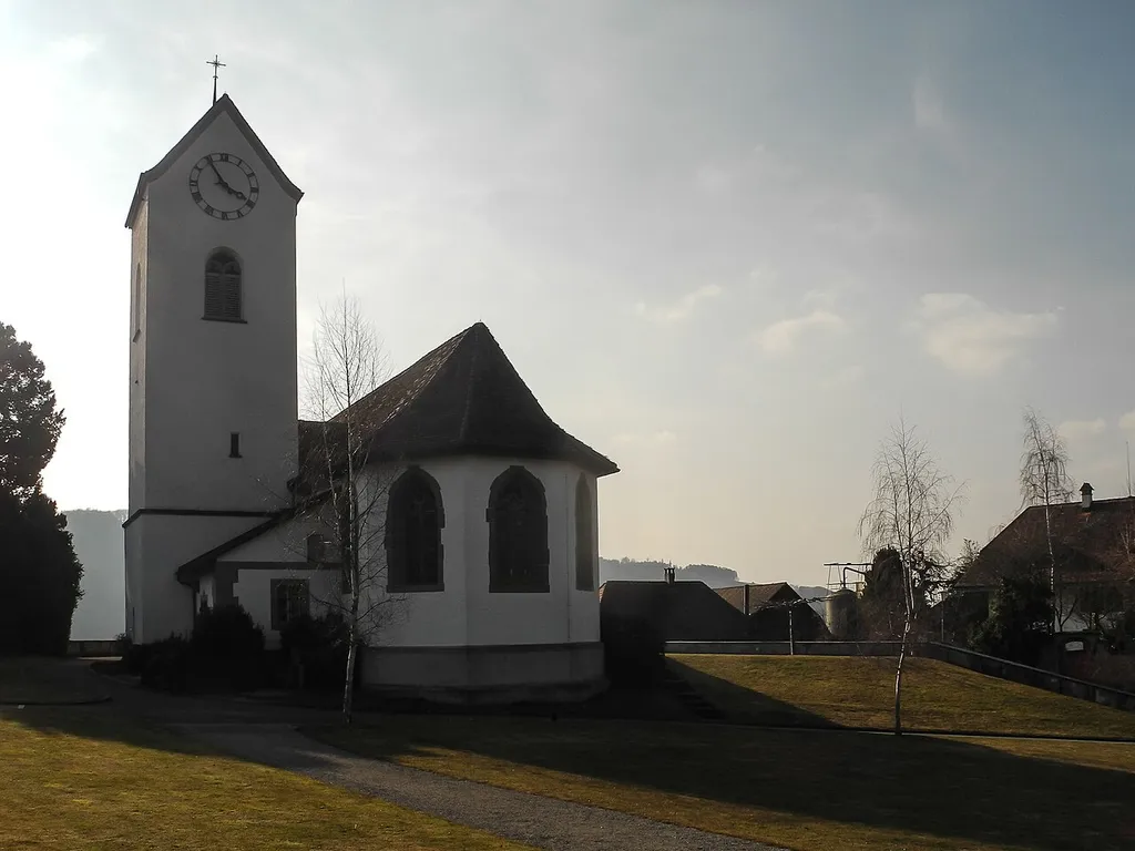 Kirche Vechigen mit Pfarrhaus