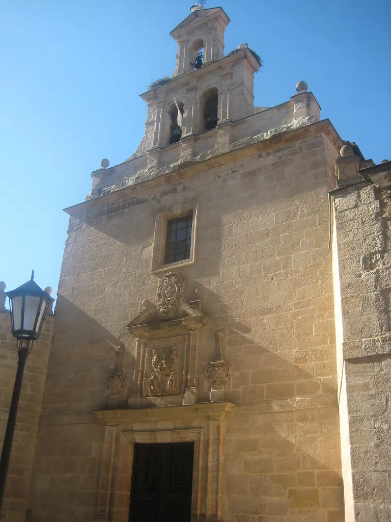 Fachada de la iglesia de San Torcuato (Zamora).