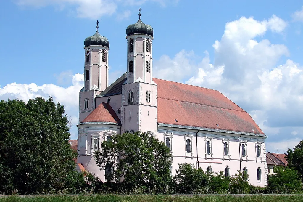 Das Kloster Oberalteich ist ein ehemaliges Kloster der Benediktiner in Bogen in Niederbayern in der Diözese Regensburg.