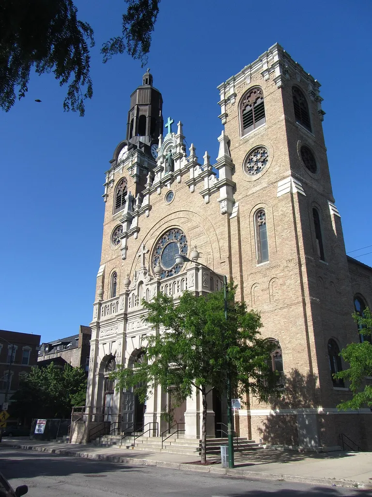 w:St. Stanislaus Kostka Church (Chicago, Illinois) in w:Chicago.