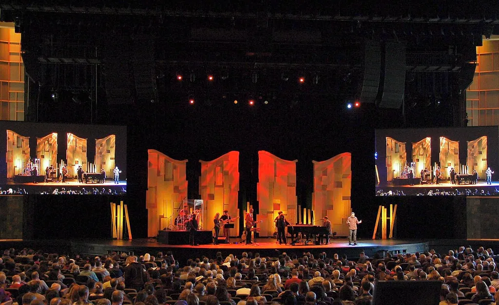 Willow Creek Church worship service