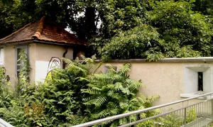 Rest der mittelaltlerlichen Stadtmauer und der landesfürstlichen Burg