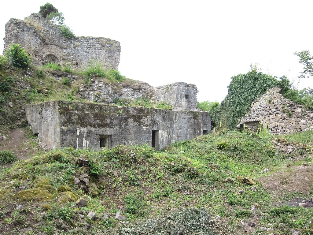 the blockhouse of World War I, leant to the southwestern castle wall