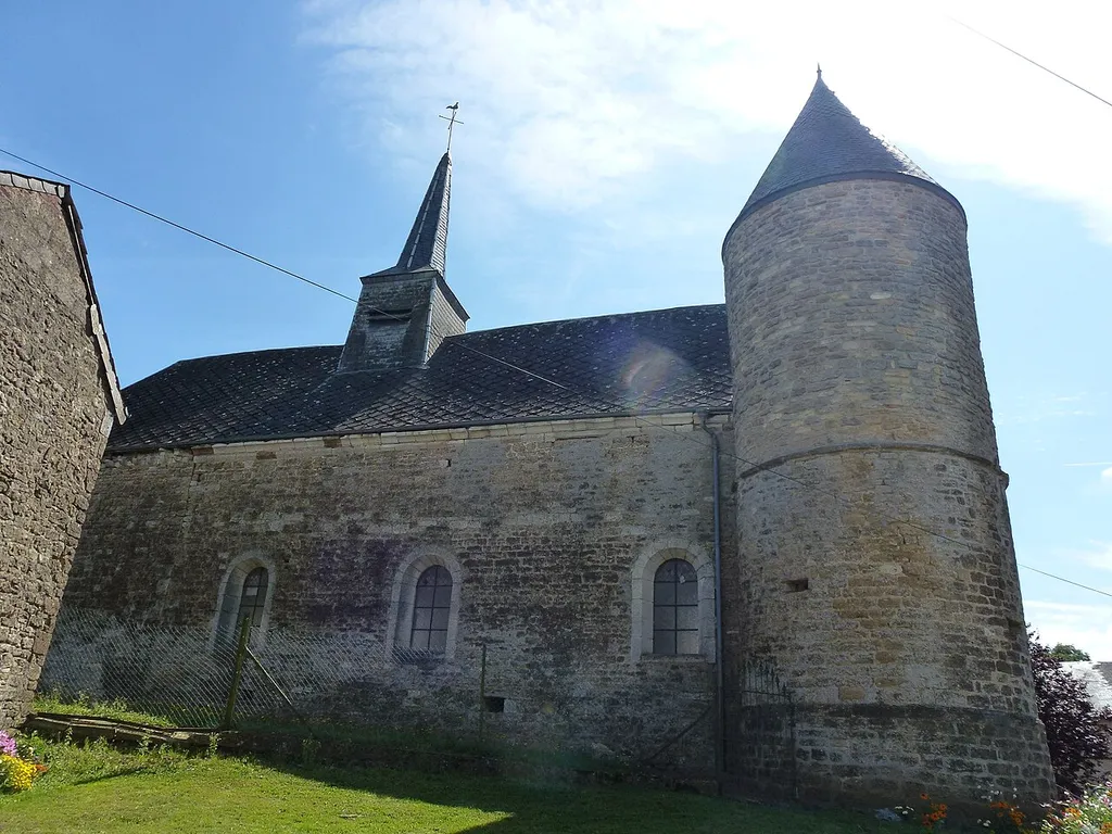 Flaignes-Havys (Ardennes) église de Havys, vue du nord