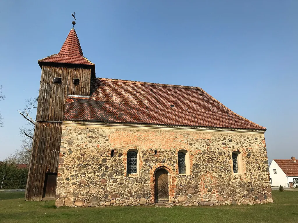 Die Dorfkirche Kümmritz ist eine Feldsteinkirche aus der Mitte des 14. Jahrhunderts im Kümmritz, einem Ortsteil der Stadt Luckau im Landkreis Dahme-Spreewald in Brandenburg