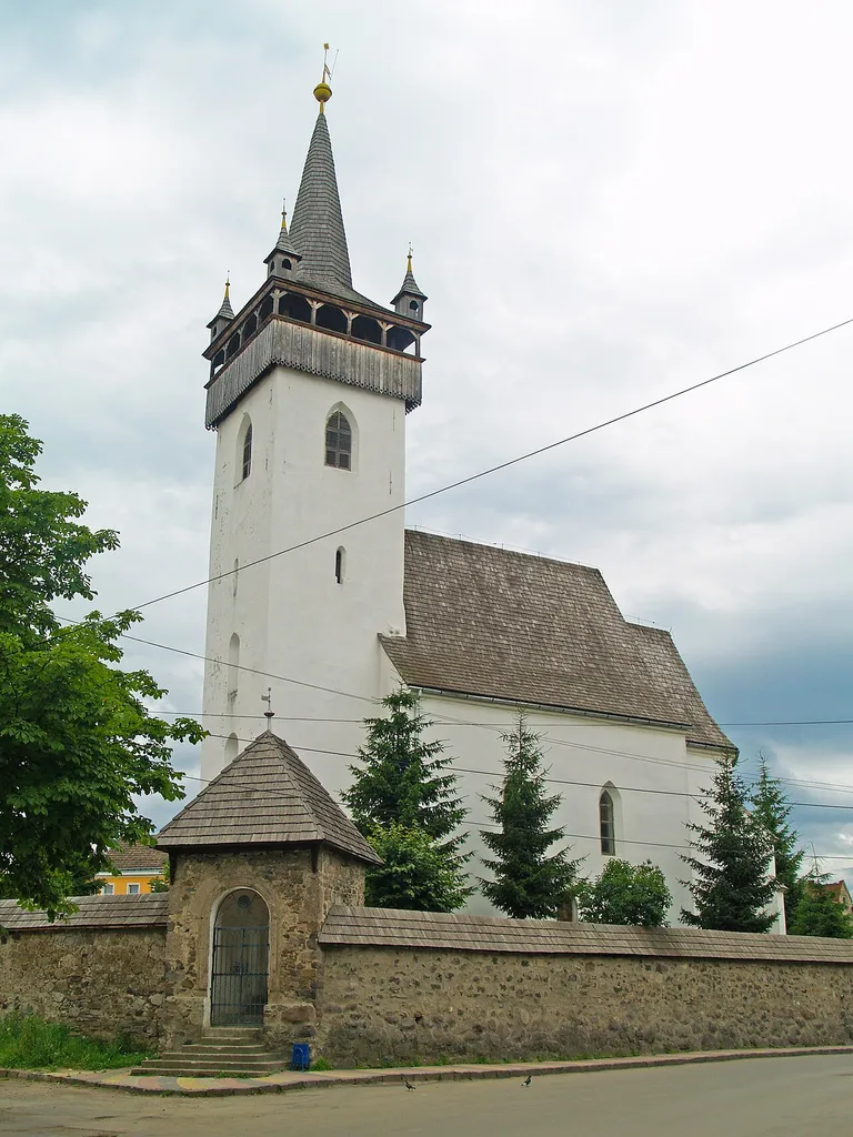 Єлизаветинський костел (мур.), Хуст, вул. Карпатської Січі, 46