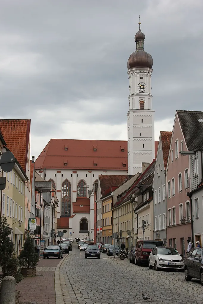 Church of the Assumption of Mary Native name Stadtpfarrkirche Mariä Himmelfahrt Location Landsberg am Lech, Upper Bavaria, Germany Coordinates 48° 03′ 02.97″ N, 10° 52′ 37.27″ E Authority file : Q2327814 VIAF: 167653849 LCCN: n83211257 GND: 4454307-4 WorldCat institution QS:P195,Q2327814