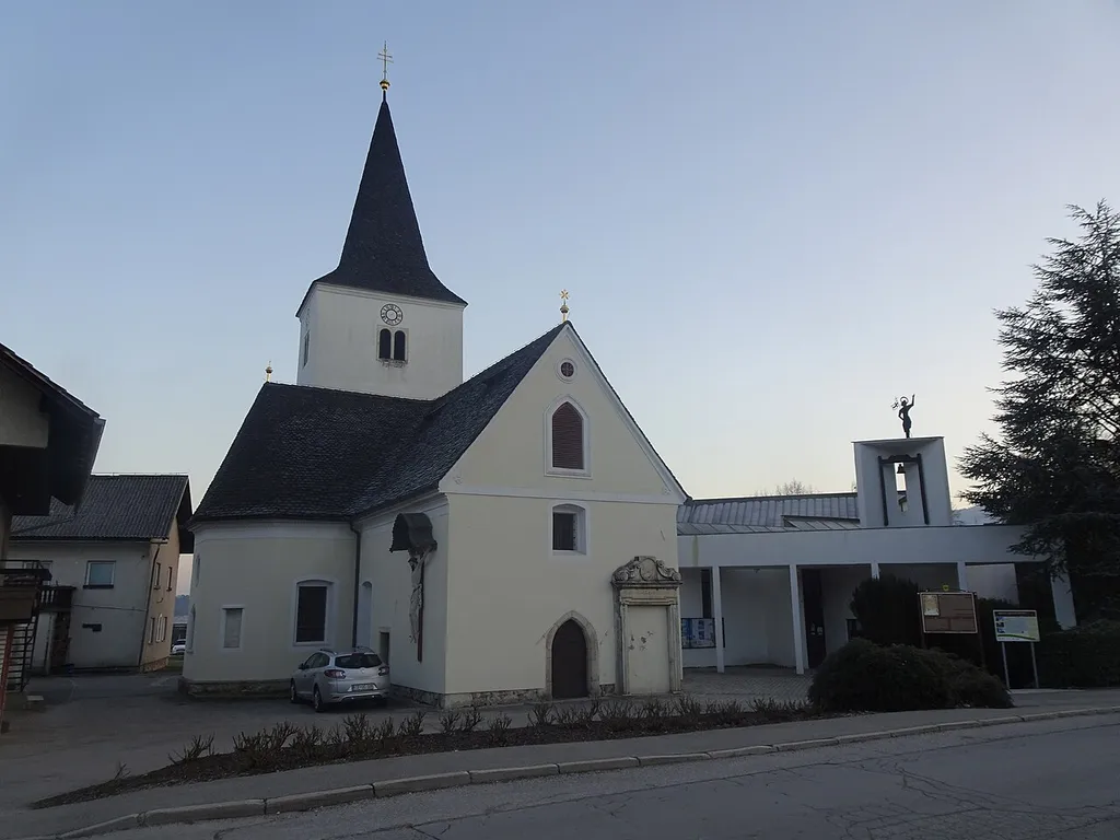 župnijska cerkev Zreče (stara in nova)
