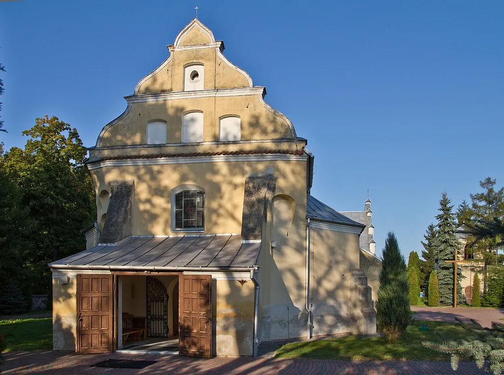 Karniewo, Heart of Jesus Parish Church, main entrance, XVI/XVII