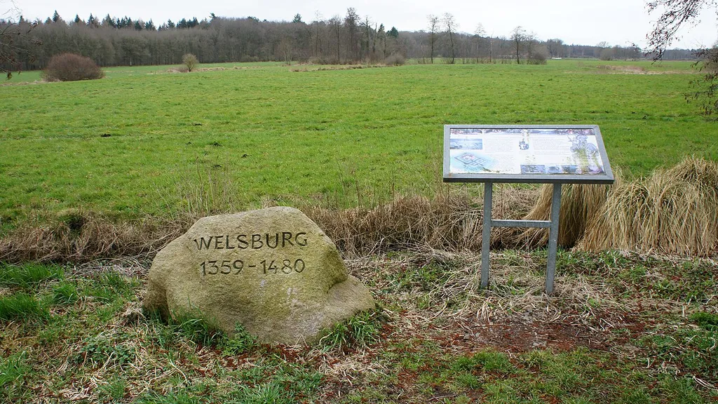 Blick auf die Reste der Welsburg, Gemeinde Dötlingen