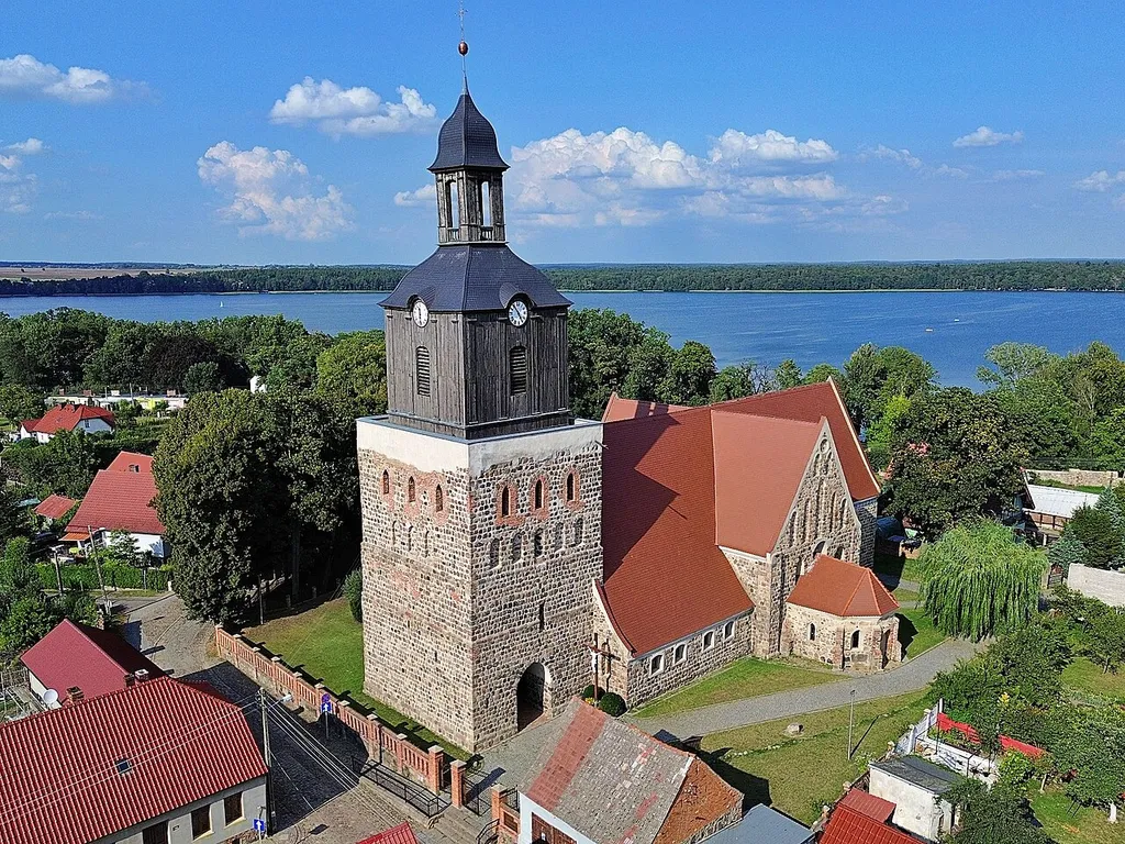 Kościół Świętego Ducha w Moryniu