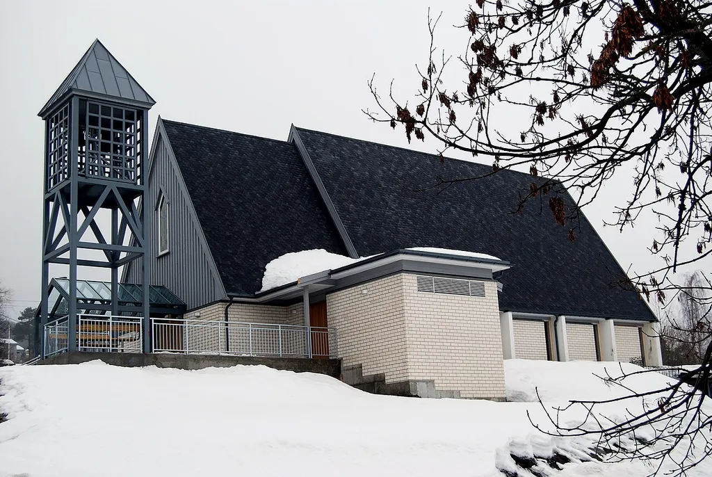 Stathelle kirke sett fra øst.