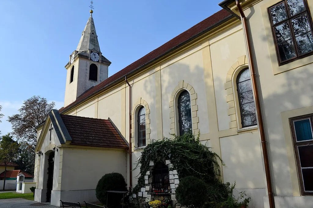 This media shows the protected monument with the number 103-328/0 CHMSK/103-328/0,CHMSK/103-328(other) in the Slovak Republic.