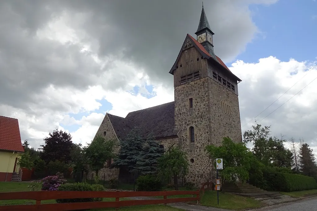 Valfitz ist ein Ortsteil der Gemeinde Kuhfelde im Altmarkkreis Salzwedel in Sachsen-Anhalt.
