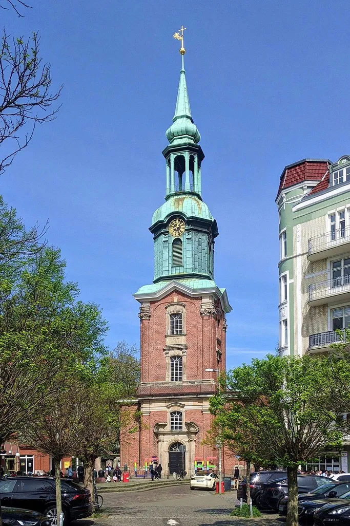 Dreieinigkeitskirche St. Georg in Hamburg, Ansicht vom Spadenteich