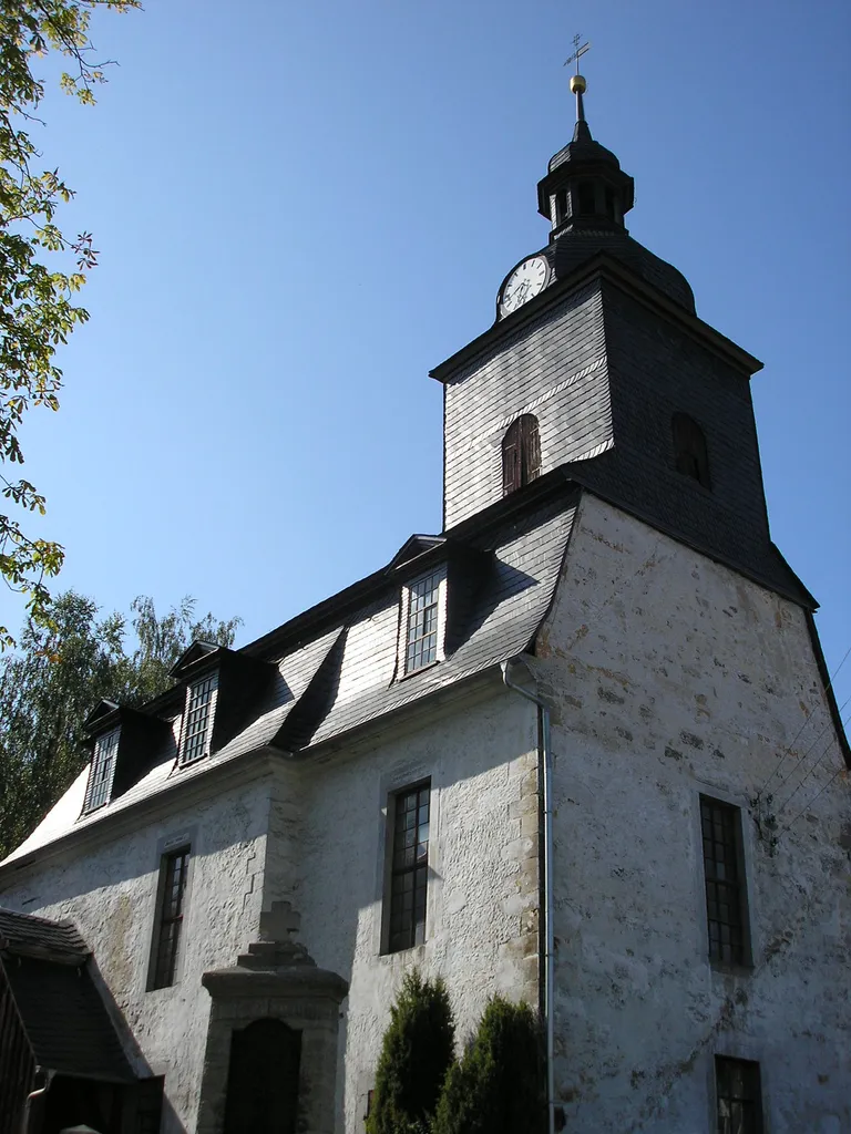 Die Dorfkirche von Heyda bei Ilmenau (Thüringen, Deutschland).