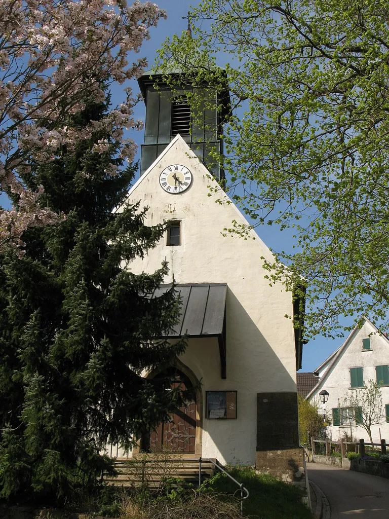 Evangelische Kirche von Muggardt am Fernwanderweg Markgräfler Wiiwegli im Markgräflerland.
