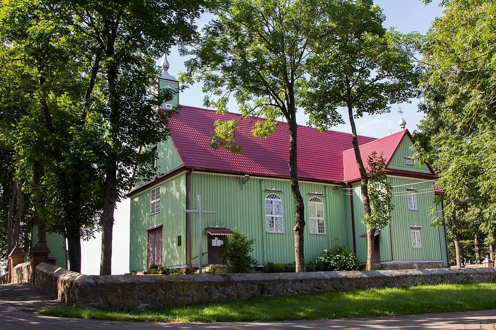 Pakapės Švč. Mergelės Marijos Ėmimo į dangų bažnyčia 2013 metais (Šiaulių rajonas)