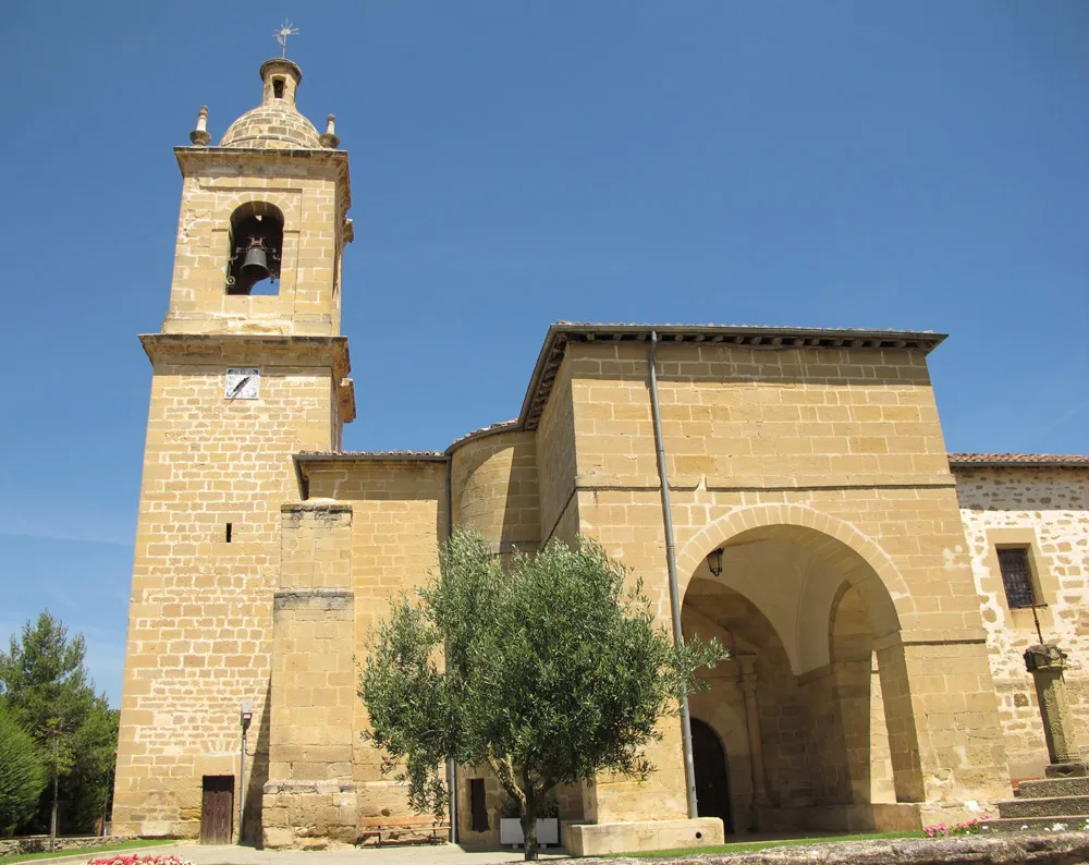 Iglesia de Nuestra Señora del Rosario (Álava) en Rivabellosa (Ribera Baja/Erribera Beitia, Álava, País Vasco).