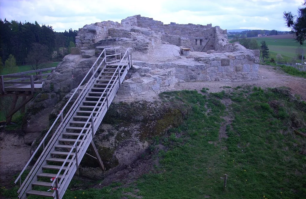 Restaurierte Ruine der Burg Liebenstein im Landkreis Tirschenreuth, Bayern