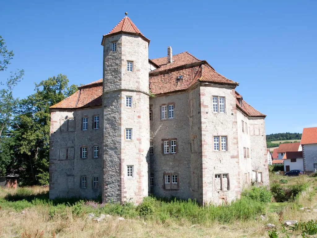 ehemaliges Wasserschloss in Netra