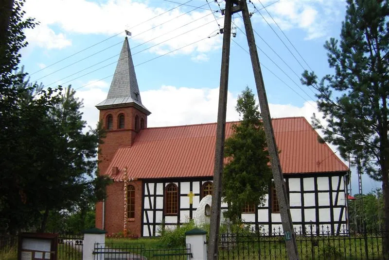 Drzewiany, kościół parafialny p.w. św. Teresy od Dzieciątka Jezus (zabytek nr rejestr. 1265)