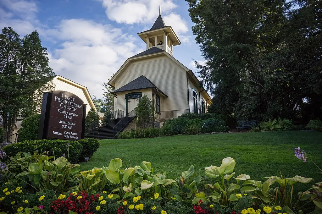 First Presbyterian Church, 471 Main St. Highlands