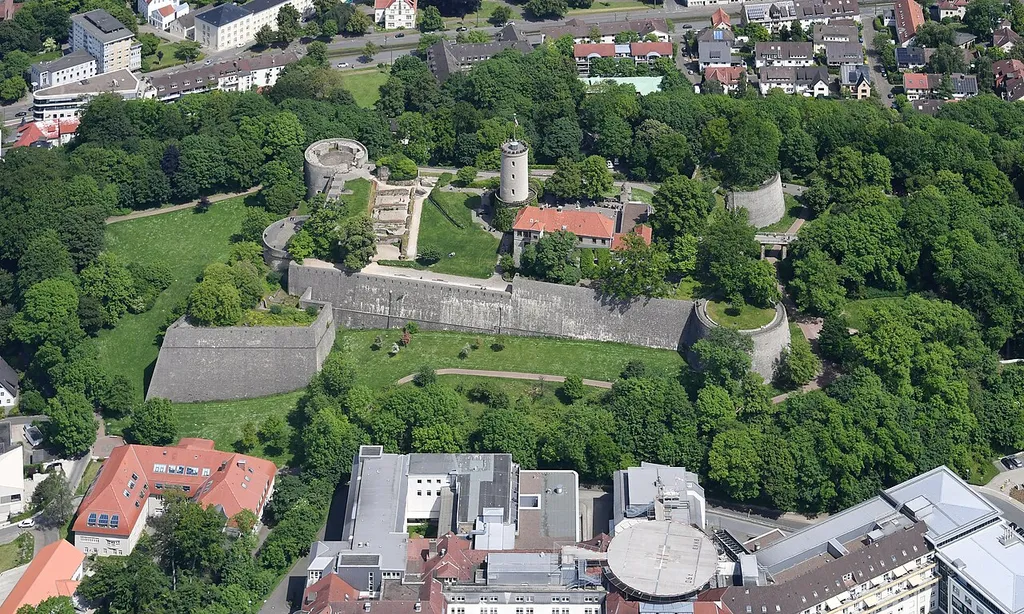 Aerial image of Sparrenberg Castle (view from the southwest)