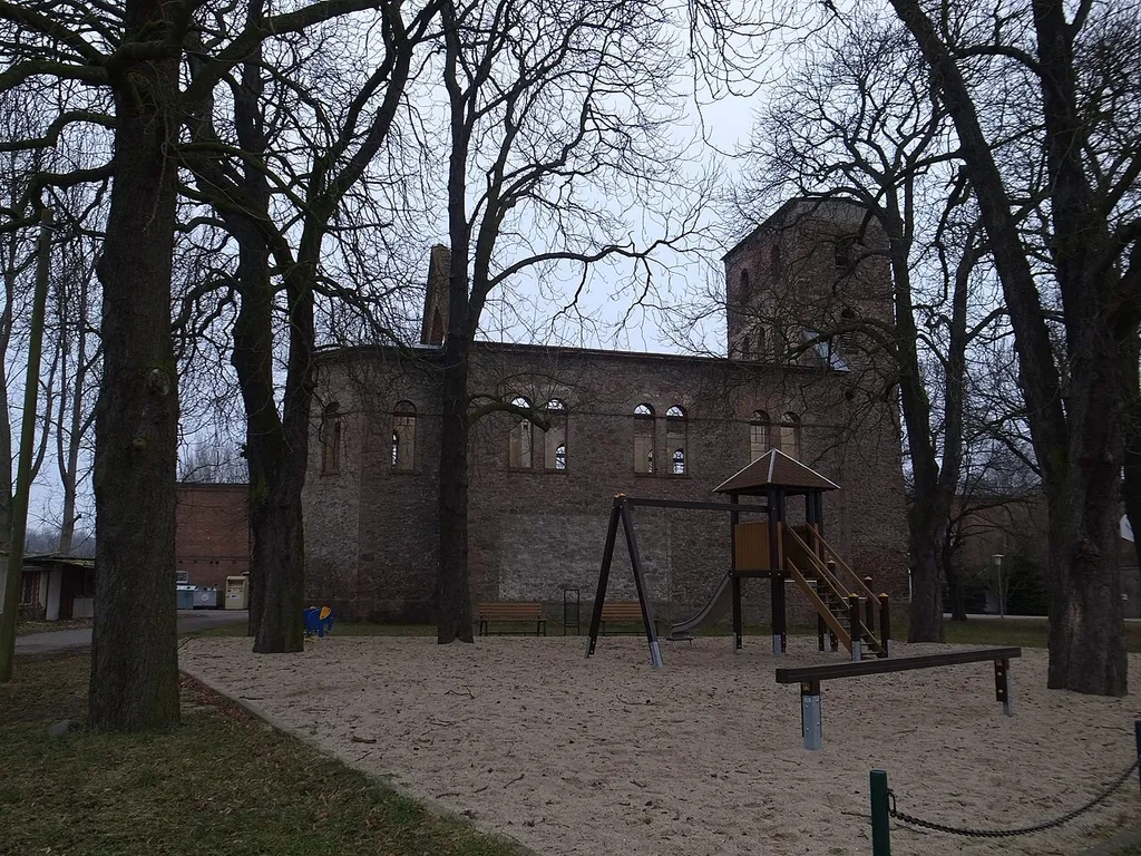 Reinsdorf (Südliches Anhalt), Kirchenruine