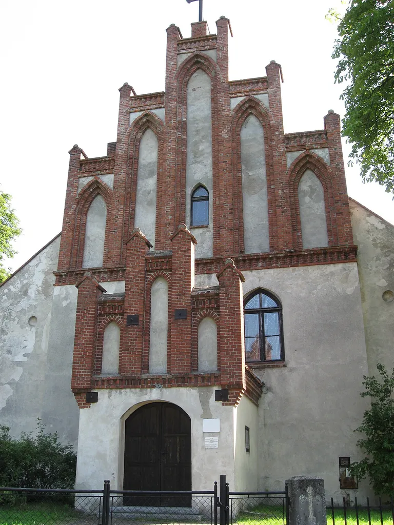 Dąbrówno - dawny kościół ewangelicko-augsburski, obecnie metodystów, z dzwonnicą i przyległymi murami obronnymi, 1601, 1724, 1842-1896