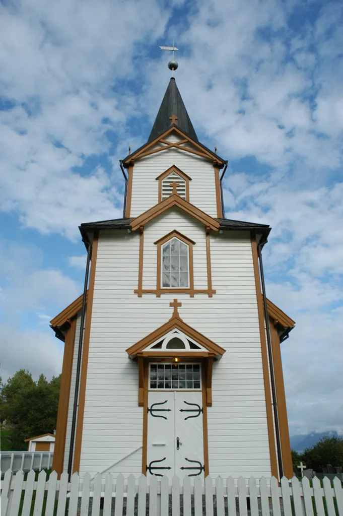 Western view of Sekken church