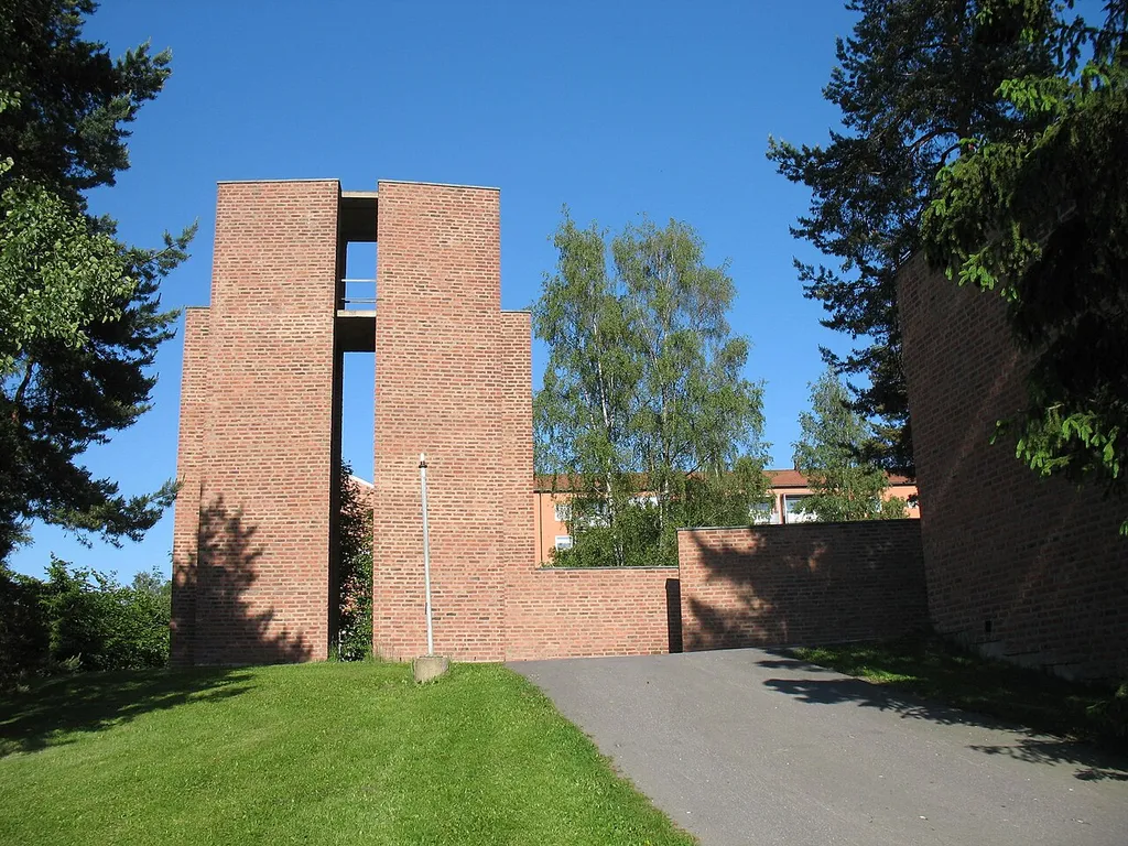 Lambertseter kirke, en kirke på Lambertseter i Oslo
