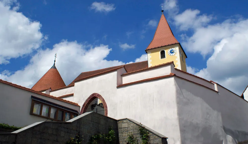 Mittelalterliche Friedhofsmauer in Rottendorf, Schmidgaden