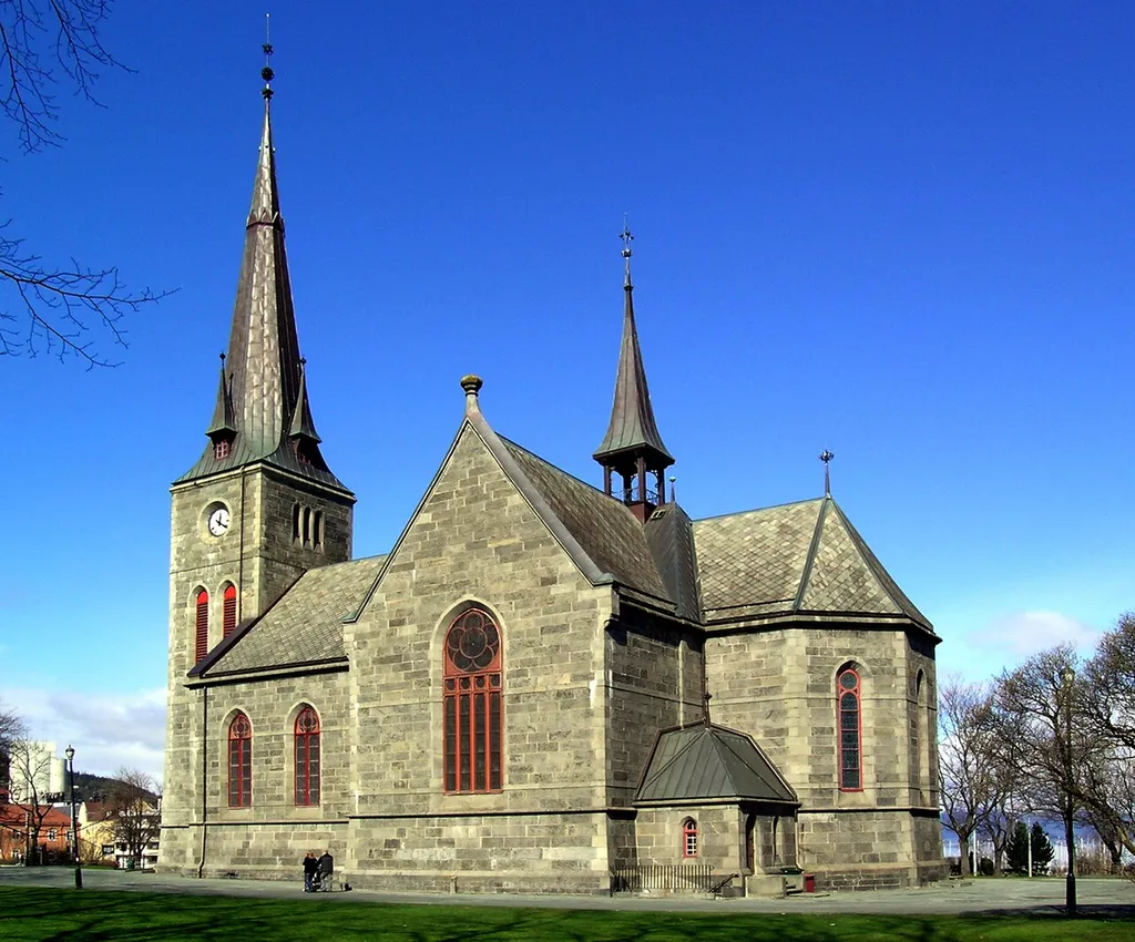 Ila kirke, Trondheim. Bygd 1889. Arkitekt: Eugen Sissenère.