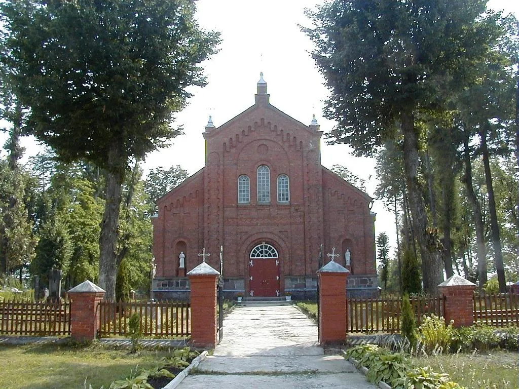 Pustiņas katoļu baznīca Robežniekos 2002-08-11
