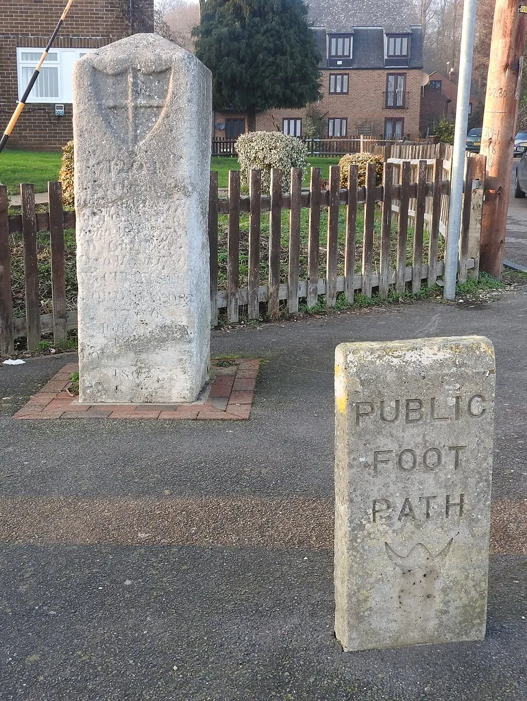 Boundary Stone (Old London Stone) , Upnor