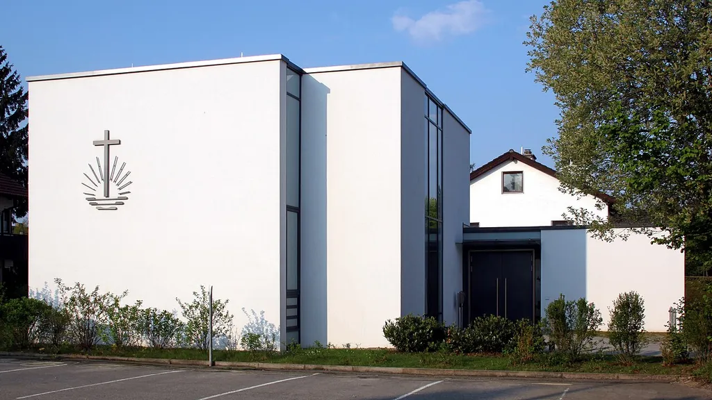Ottobrunn: New Apostolic church (Eichendorffstr. 54), as seen from Mozartstraße