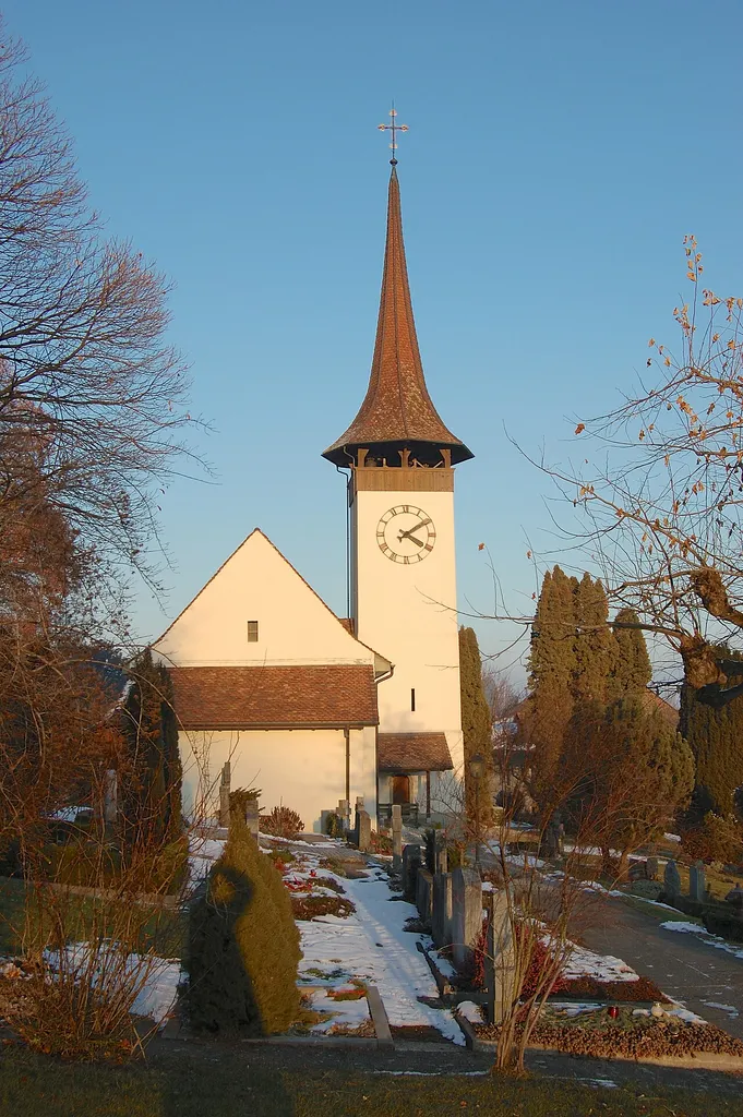 Kirche Gerzensee von Westen, vom unteren Friedhof aus gesehen
