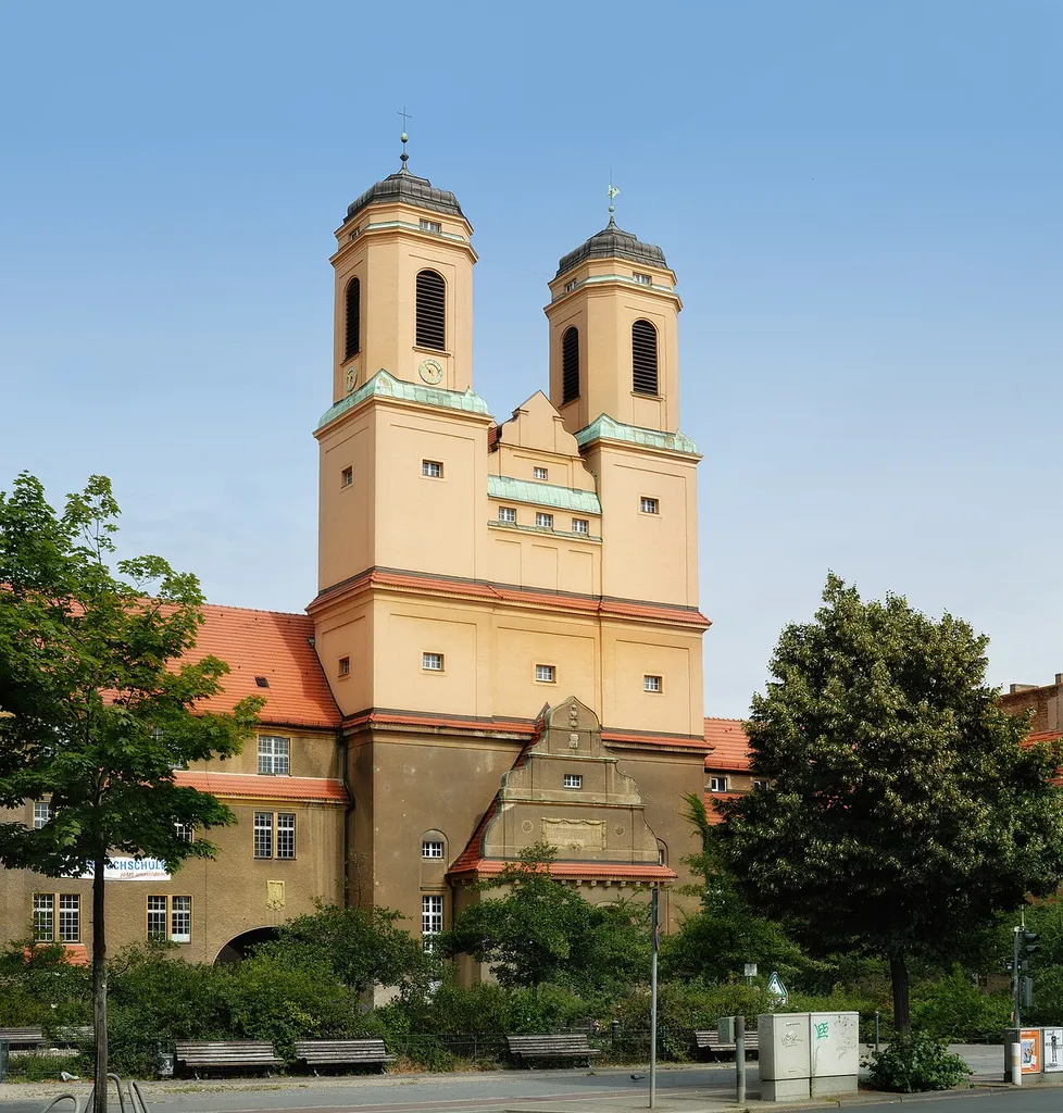 This image shows the church "Zum Vaterhaus" ("to the parental home") in Berlin, Germany. It is a six segment panoramic image.